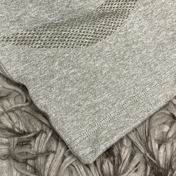 TLF XS REACT SEAMLESS WORKOUT SHORTS- BRAND NEW NEVER WORN - Picture 3 of 3